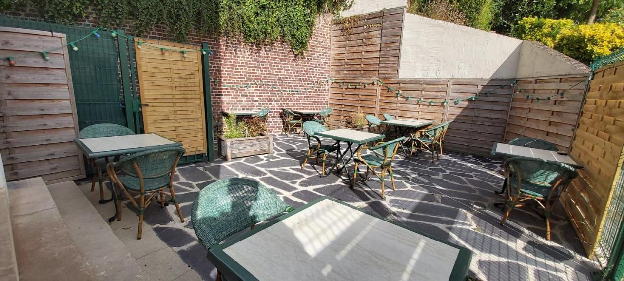 Auberge Des Remparts เปโรนน์ ภายนอก รูปภาพ