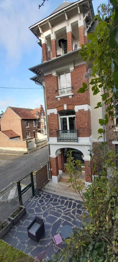 Auberge Des Remparts เปโรนน์ ภายนอก รูปภาพ